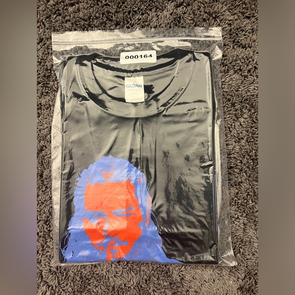 Post Malone Stoney 2017 Tour Black TShirt Size Medium Gildan Graphic Tee Neon - Picture 6 of 6